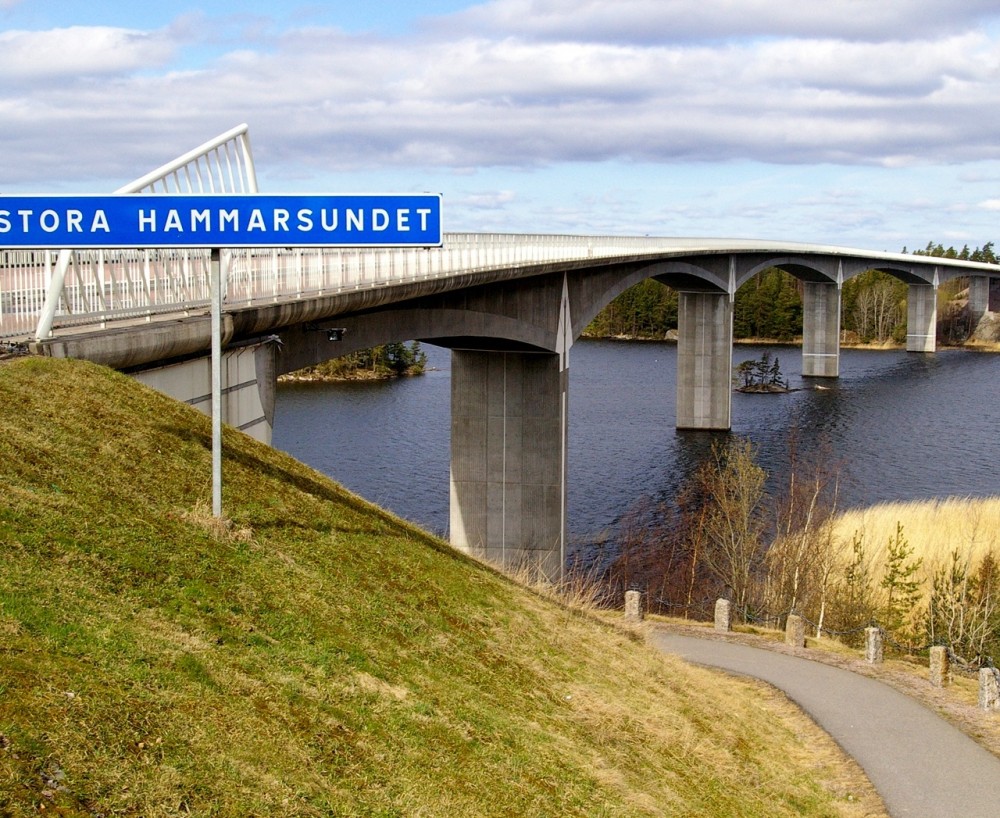 Vid Hammarbron blir det förbjudet att svänga vänster in på rastplats oavsett håll man kommer från. Foto: Privat