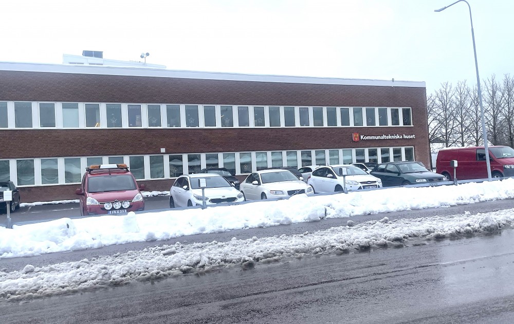 Det hus som sedan något år inhyser drift och service-färvaltningen i Hallsberg.