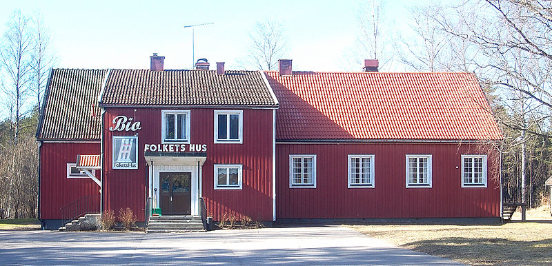 Folkets Hus i Röfors är en klassisk samlingsplats som i firar 100. Men reparation krävs. Foto: Privat