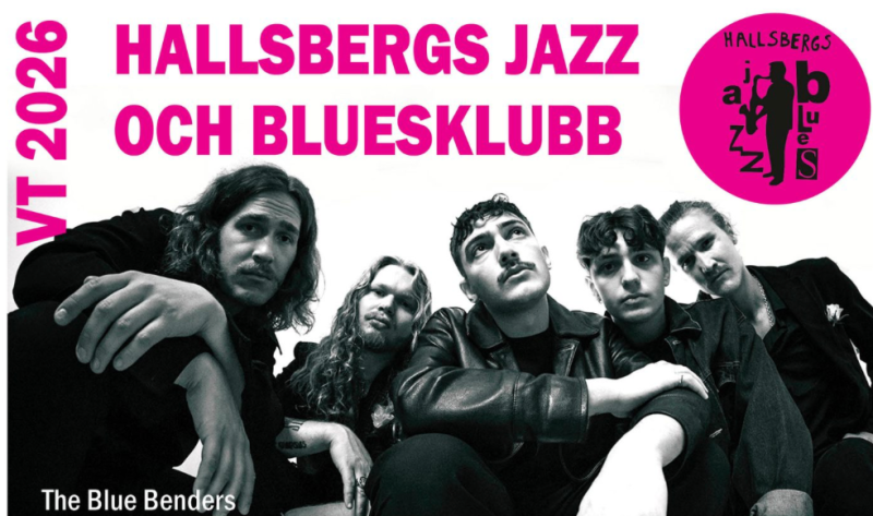 Svartvitt foto av fem personer som sitter tätt intill varandra. Texten lyder 